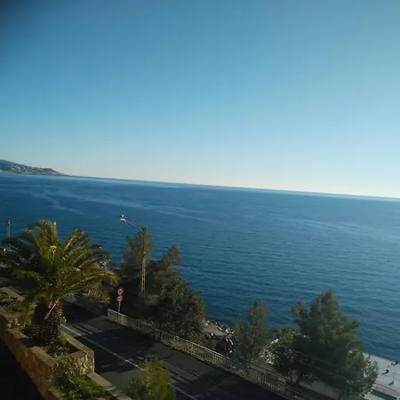 Lejlighed 70m2 Plus 15m2 Terrace Seaview Plus Garagebox Sanremo