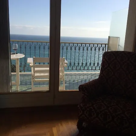 70m2 Plus 15m2 Terrace Seaview Plus Garagebox Lejlighed Sanremo